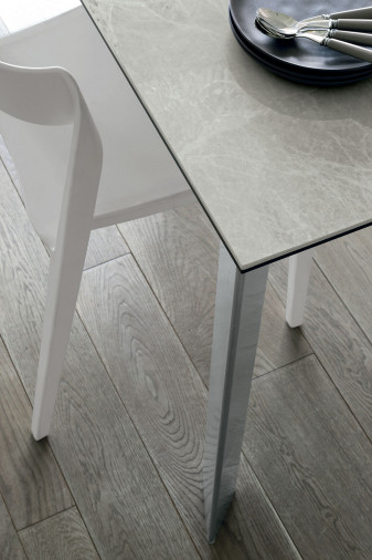 Стол обеденный Saturno