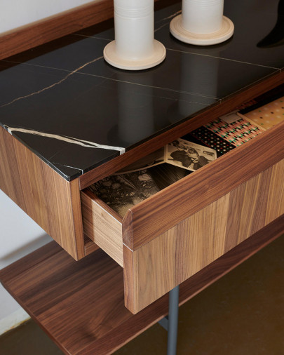 Консоль Arial