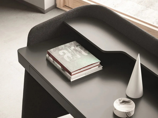 Туалетный столик Chloe Vanity