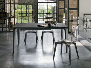 Стол обеденный Magellano