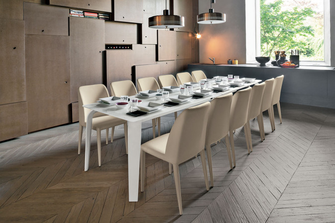 Стол обеденный Magellano