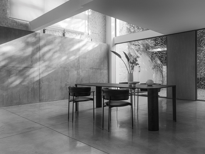 Стол обеденный Riviera Black