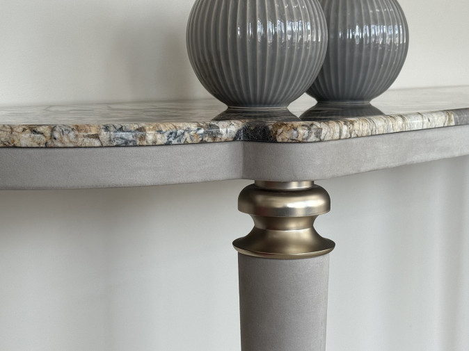 Консоль Laurie