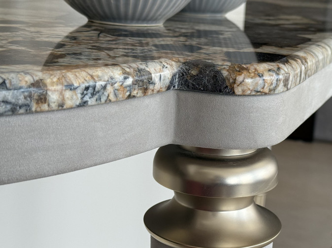 Консоль Laurie