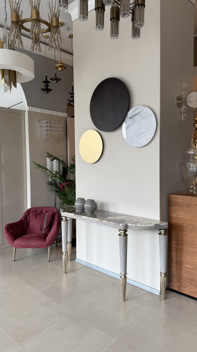 Консоль Laurie