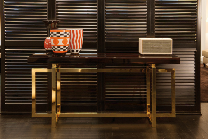 Консоль Charlotte