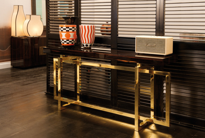 Консоль Charlotte