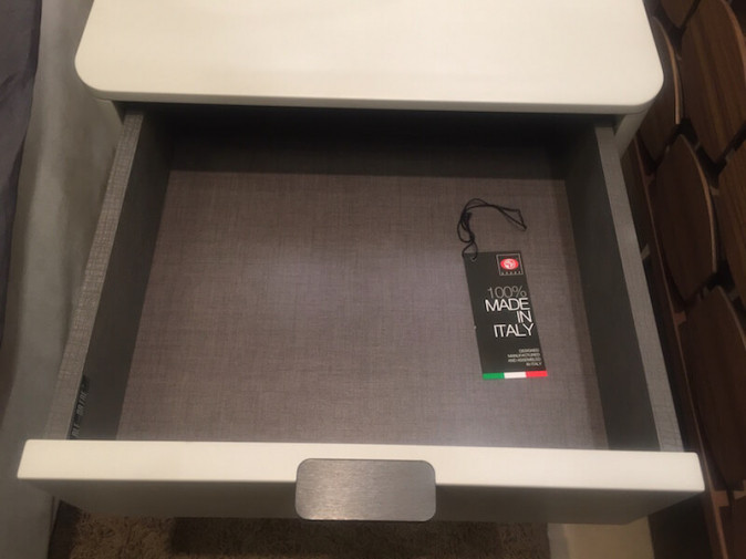 Тумбочка Timeless