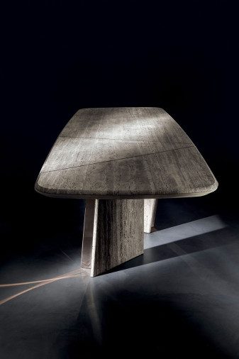 Стол обеденный Mouth