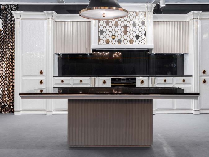 Стол обеденный Antelope