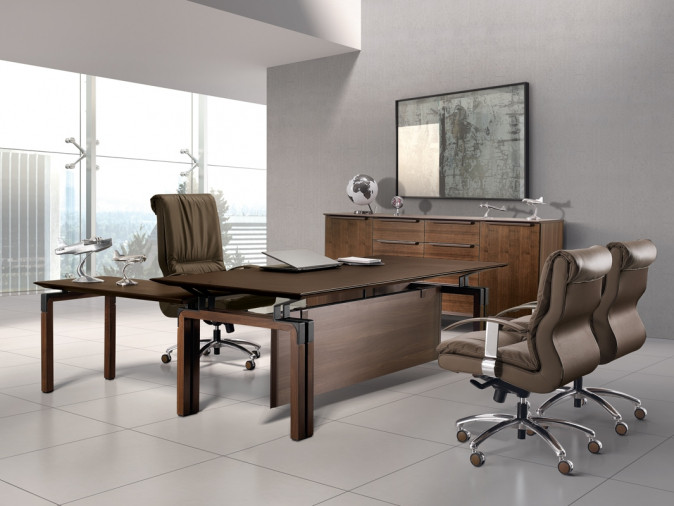 Кресло руководителя Lux