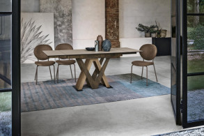 Стол обеденный Tritone