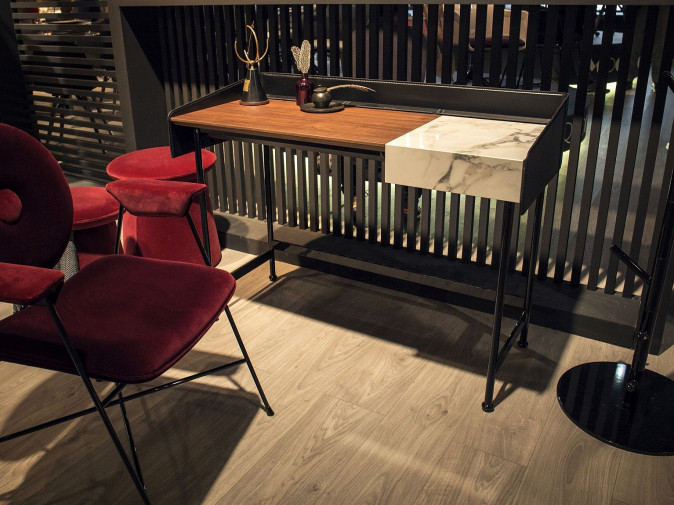 Стол письменный Secret