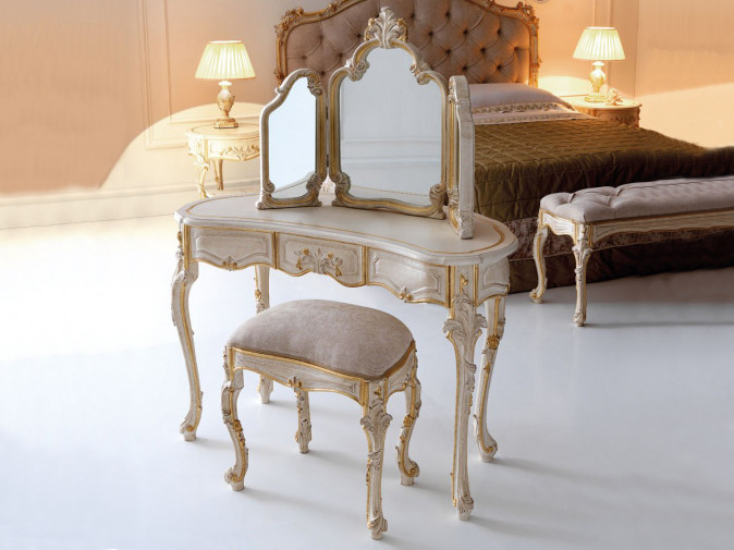 Туалетный столик 72