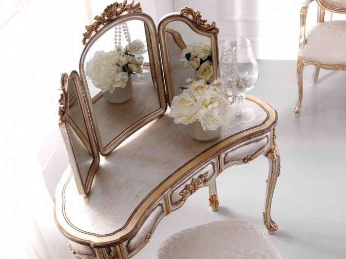 Туалетный столик 72