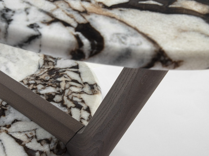 Столик журнальный Savini