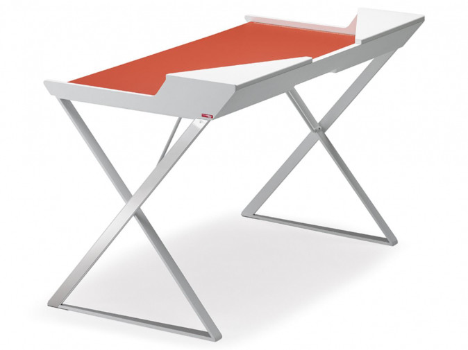 Стол письменный Qwerty