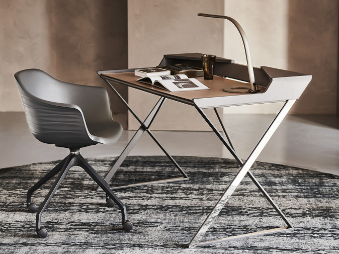 Стол письменный Qwerty