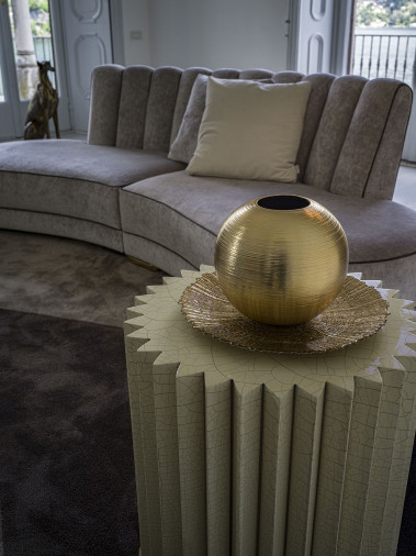 Столик журнальный Colonna