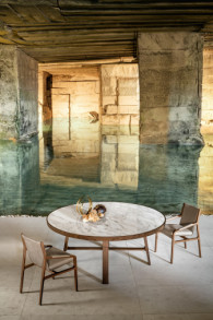 Стол обеденный Compass