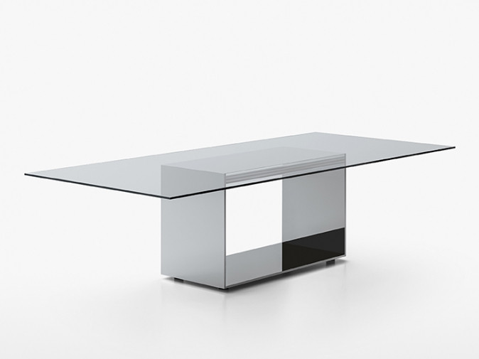 Стол обеденный Judd