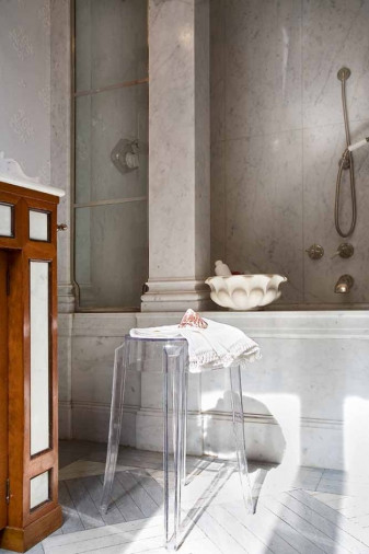 Стул Charles Ghost