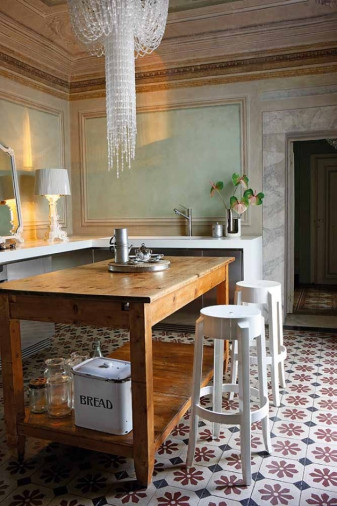 Стул Charles Ghost