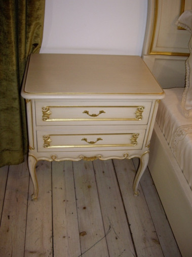 Тумбочка 7035