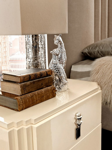 Тумбочка Charmant