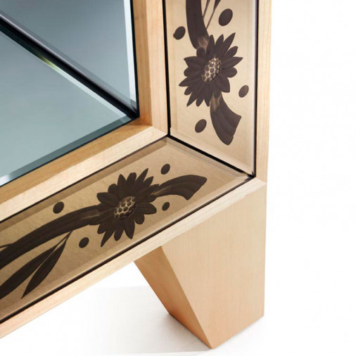 Витрина Majesty