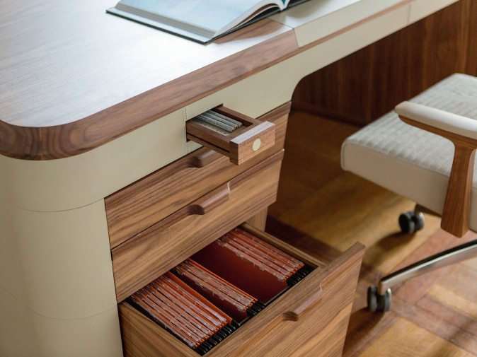 Стол письменный Flavio