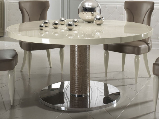 Стол обеденный Adler