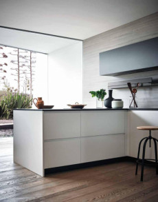 Кухня Maxima 2.2 Laccato Bianco Bronzite