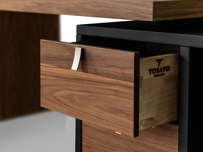 Стол письменный 21.61