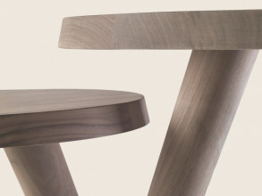 Столик журнальный Adler