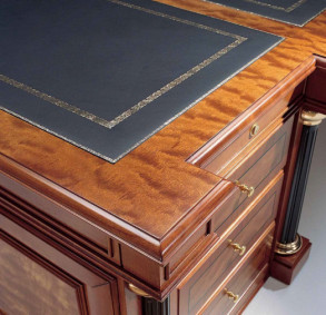 Стол письменный Kingdom