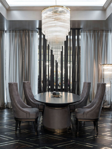 Стол обеденный Voyage