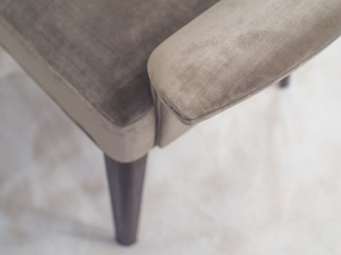 Стул Coliseum С Подлокотниками