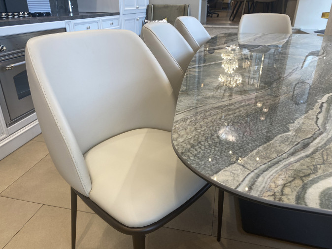 Стол обеденный Stratos