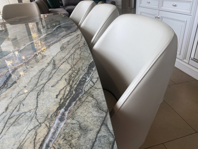 Стол обеденный Stratos