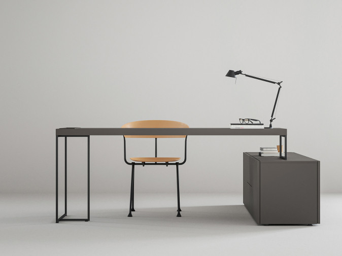 Стол письменный Poly