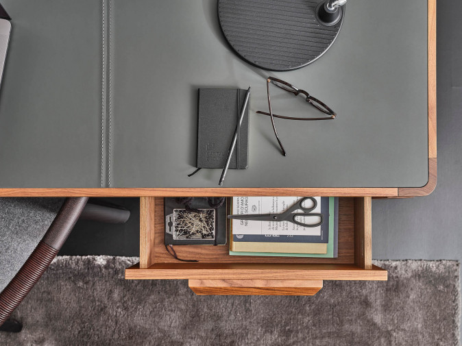 Стол письменный Afrodite