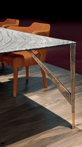 Стол обеденный Saetta