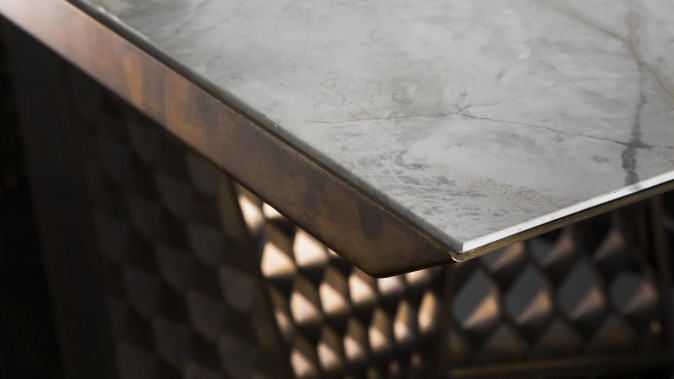 Стол обеденный Stealth