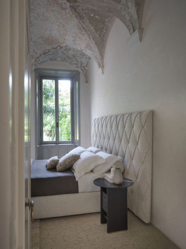 Столик журнальный Vincent