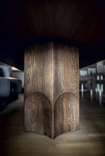 Стол обеденный Grace Delcourt