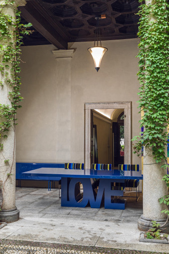 Стол обеденный Love